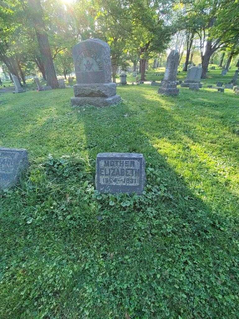 Elizabeth Chamberlain's grave. Photo 1