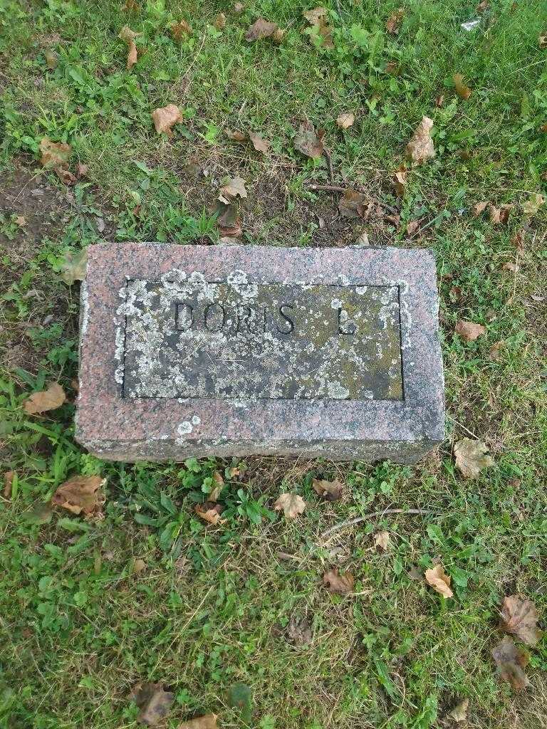 Doris L. Jones's grave. Photo 3