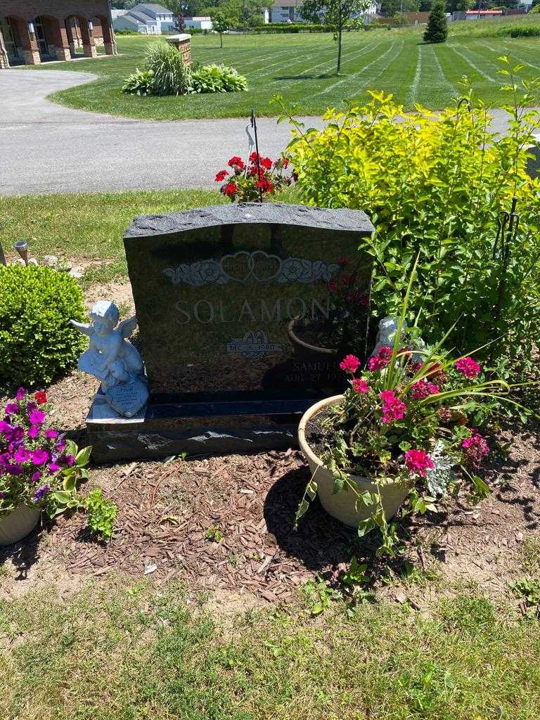 Samuel "Toody" Solamon's grave. Photo 1