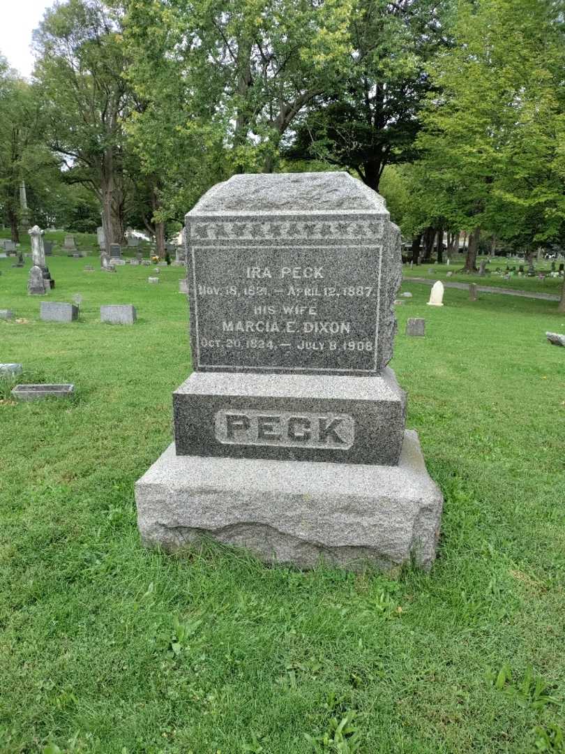 Ira Peck's grave. Photo 2