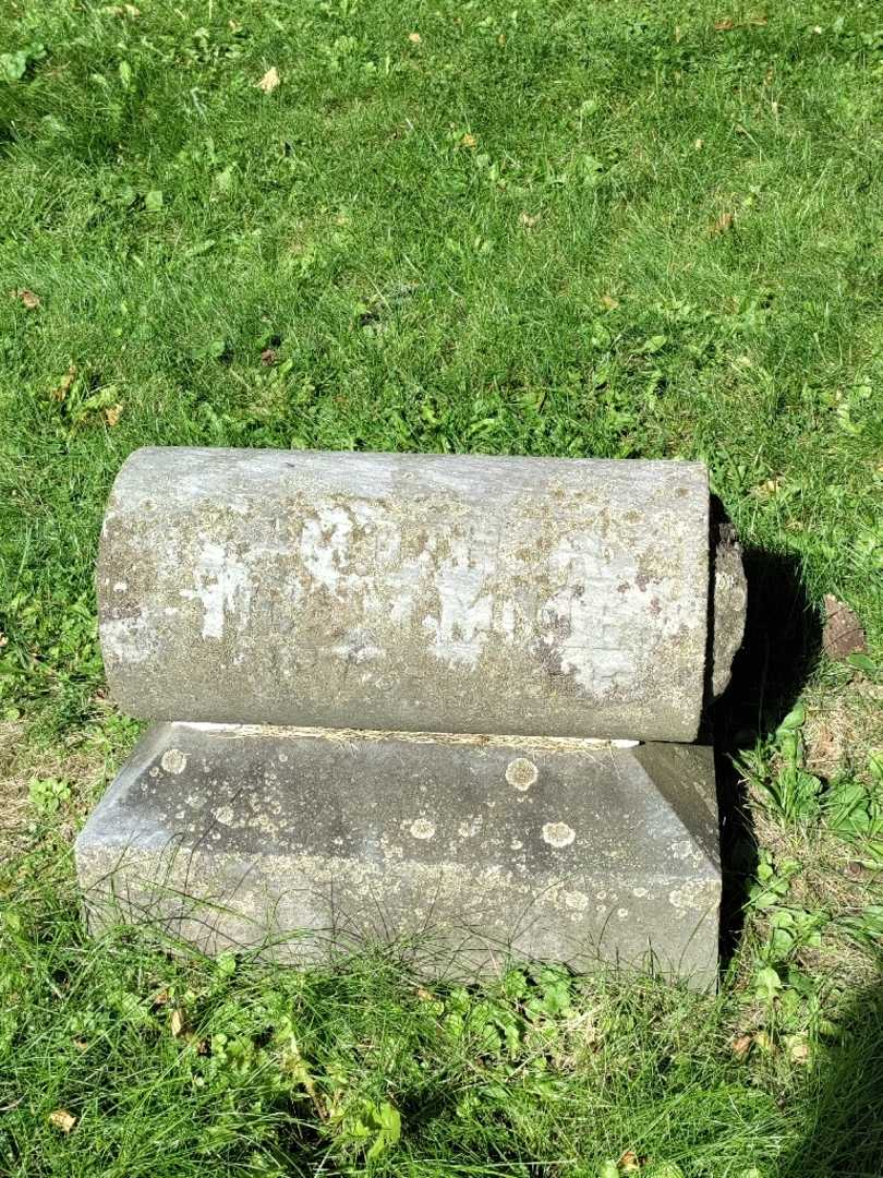 Ida M. Miller's grave. Photo 3