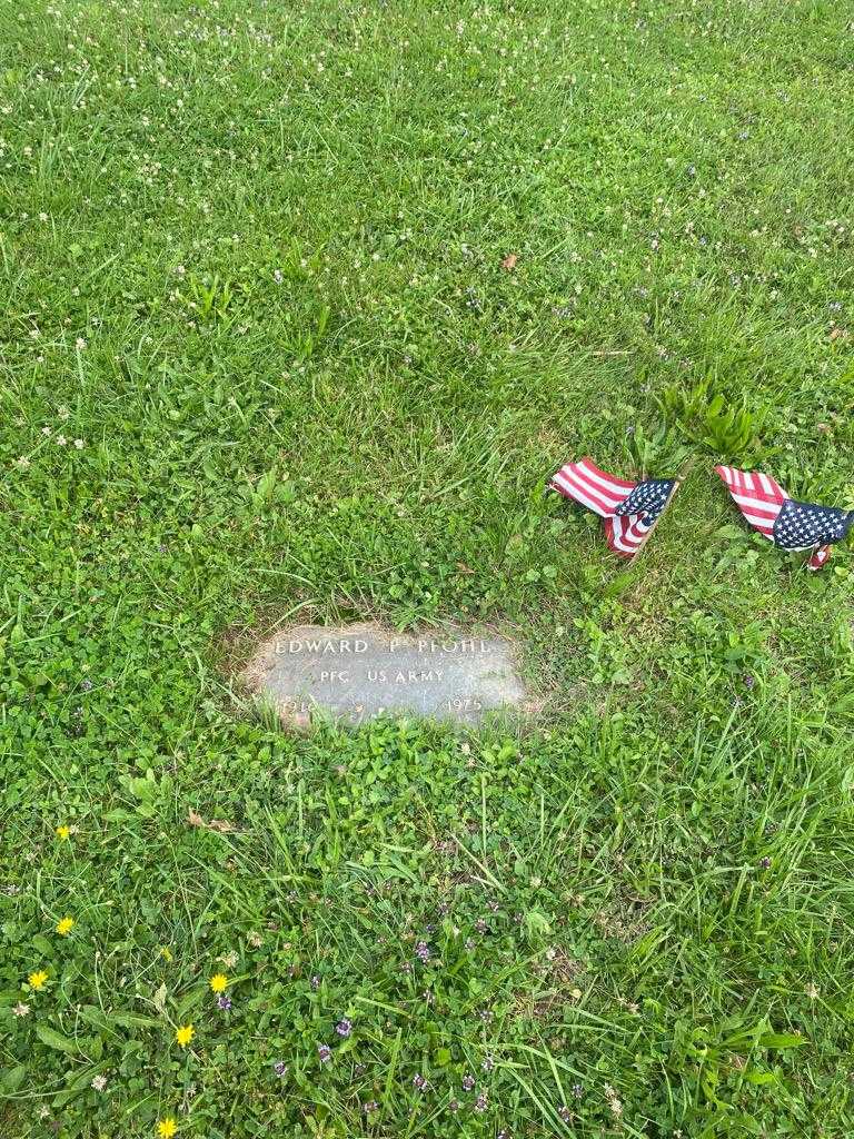 Edward P. Pfohl's grave. Photo 2