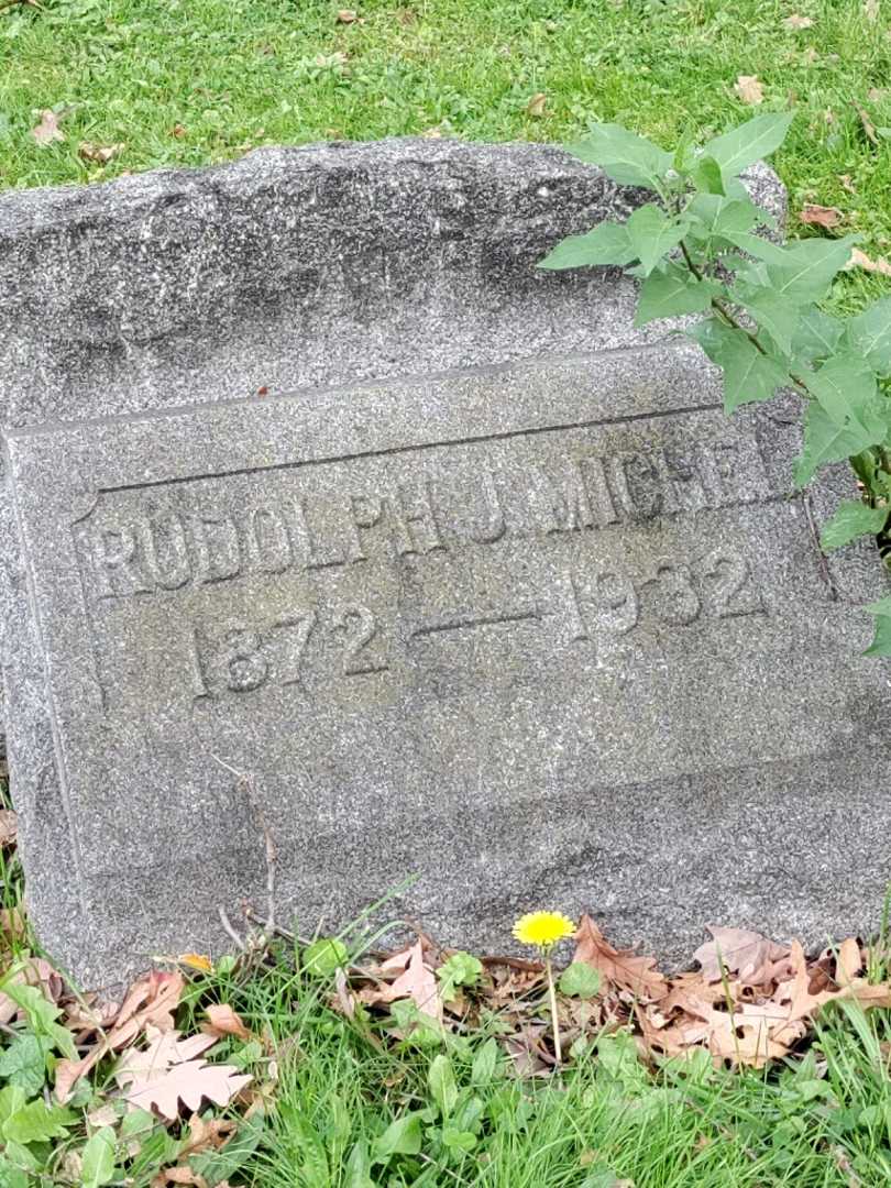 Rudolph J. Michel's grave. Photo 4