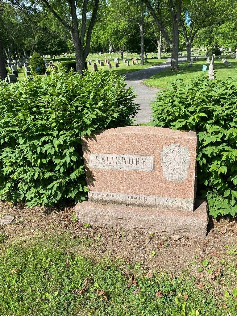 Grace M. Salisbury's grave. Photo 2