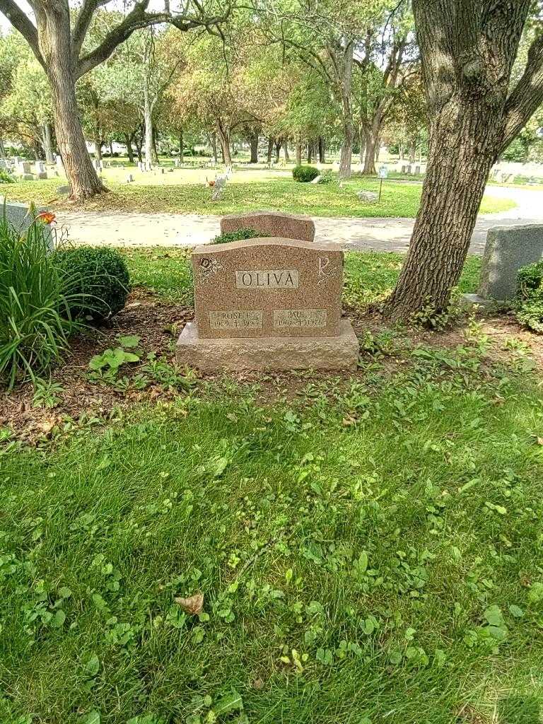 Paul L. Oliva's grave. Photo 1