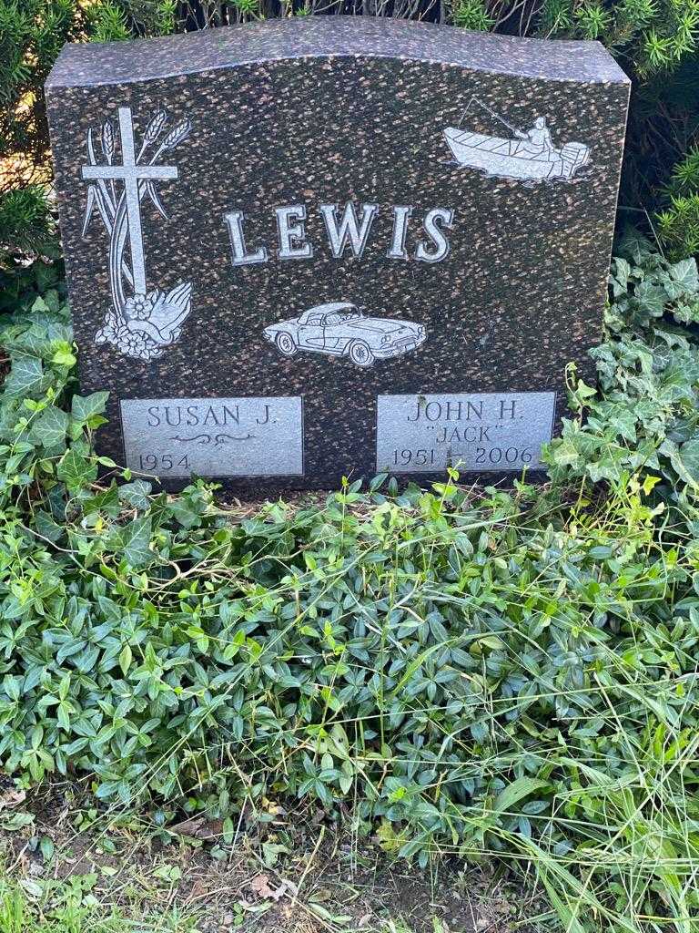 John H. "Jack" Lewis's grave. Photo 3