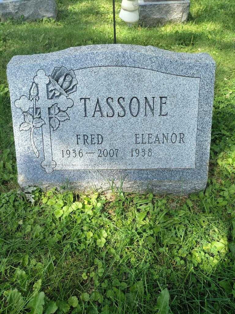 Fred Tassone's grave. Photo 3