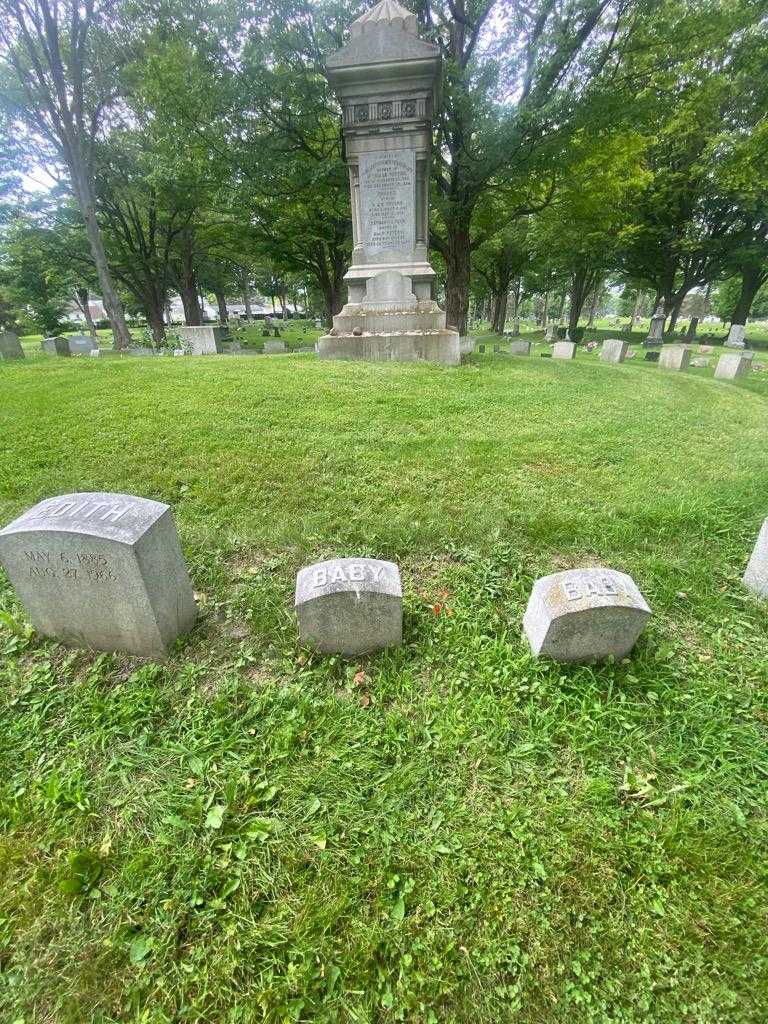Baby Laurence Peters's grave. Photo 2