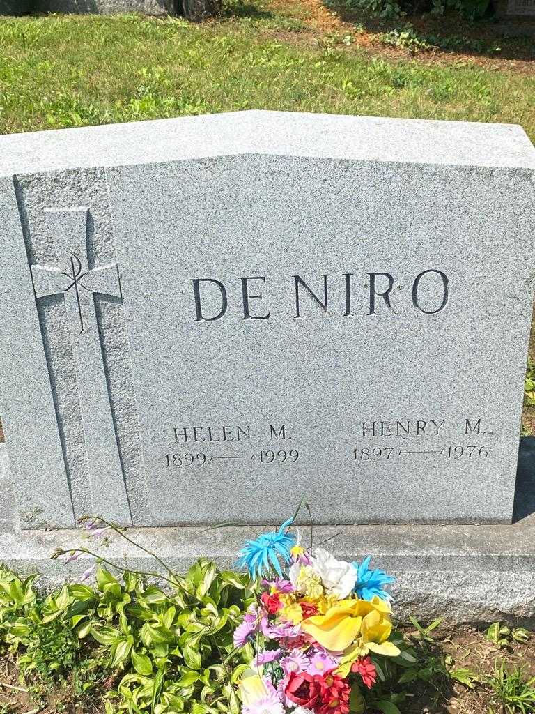 Helen M. De Niro's grave. Photo 3