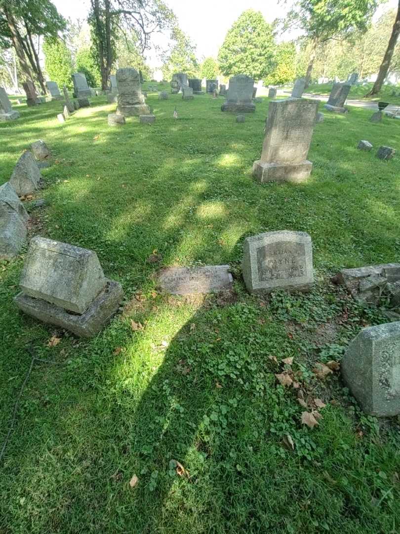 Shirley Brown Payne's grave. Photo 1