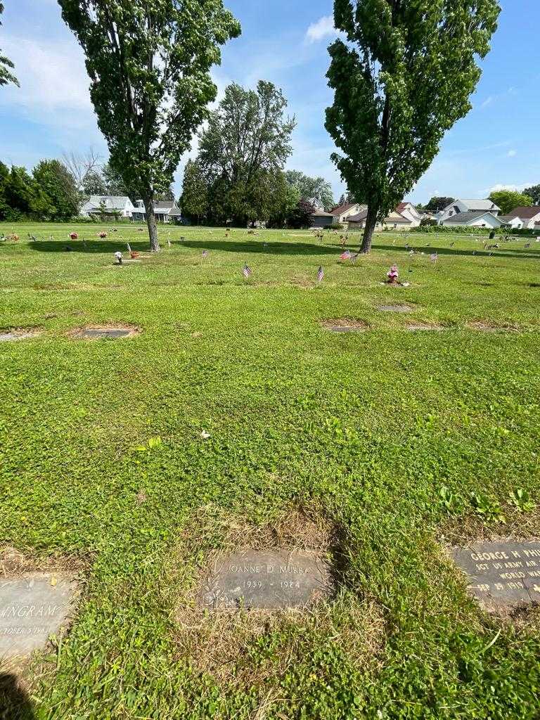 Joanne D. Murray's grave. Photo 1
