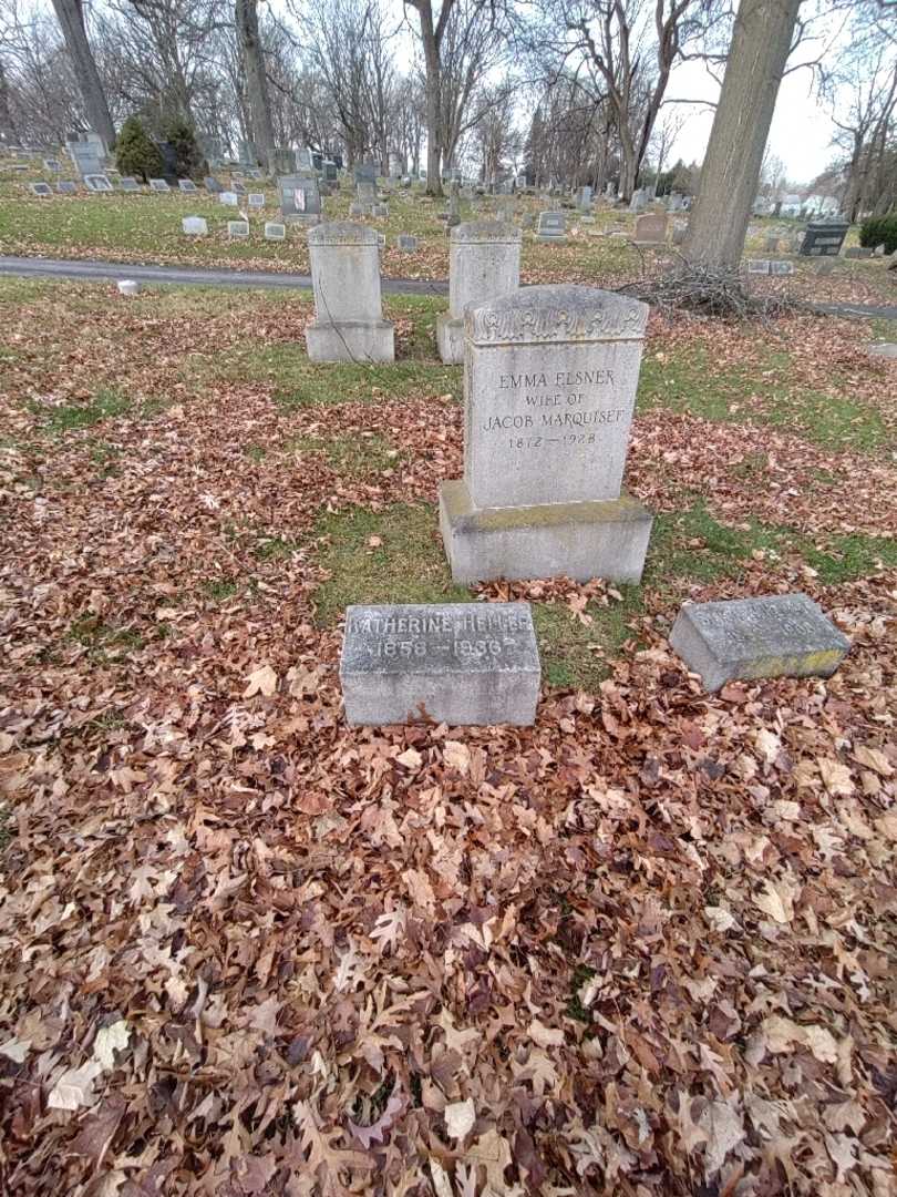 Katherine Isaacs Heller's grave. Photo 1