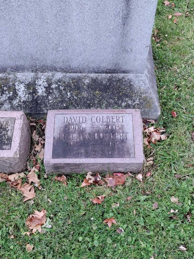 Lillian Colbert's grave. Photo 1