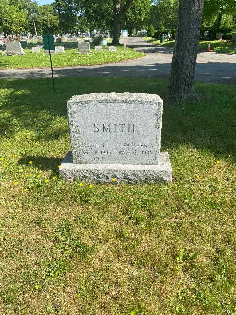 Helen L. "Coon" Smith's grave. Photo 2