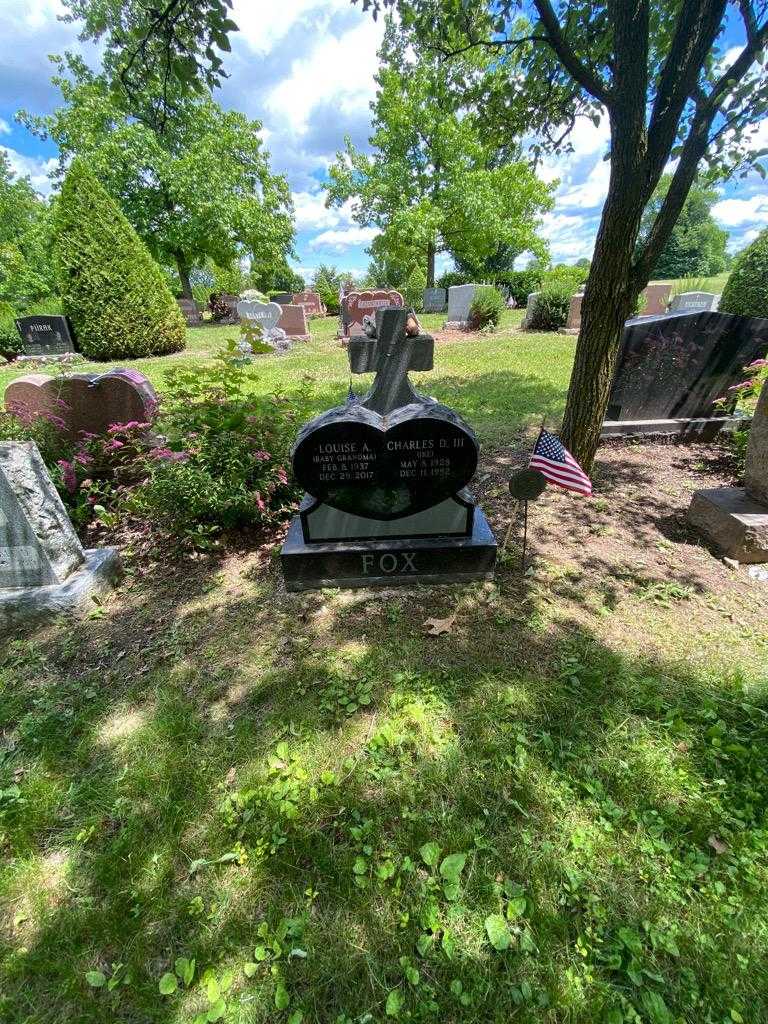 Louise A. "Baby Grendma" Fox's grave. Photo 2
