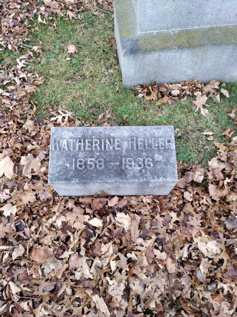 Katherine Isaacs Heller's grave. Photo 2