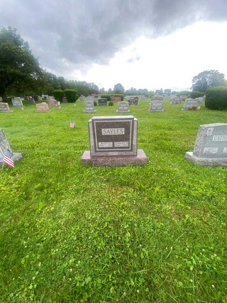 Mabel L. Ellison's grave. Photo 1