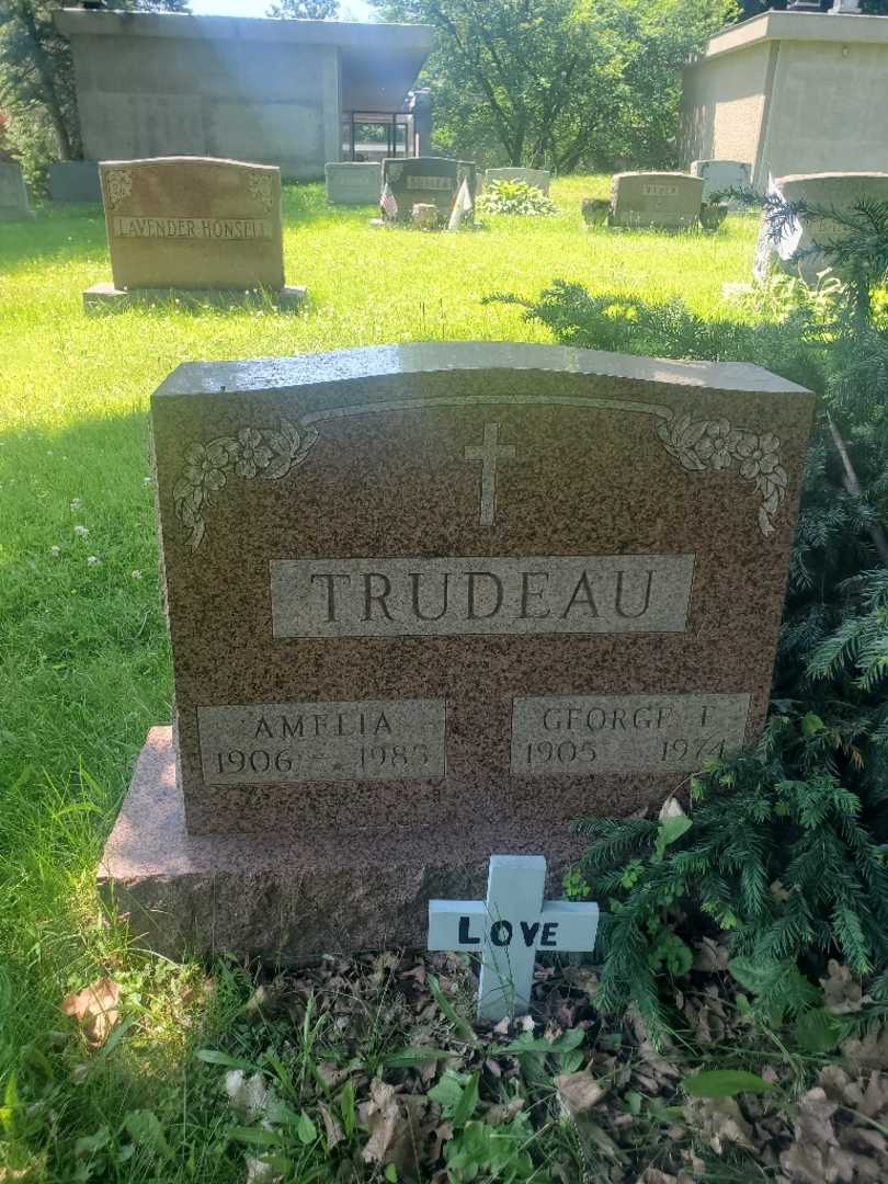 Amelia Trudeau's grave. Photo 3