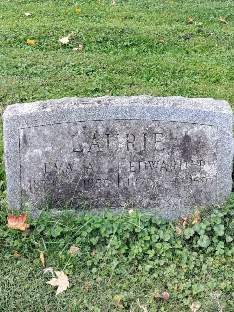 Eva A. Laurie's grave. Photo 3