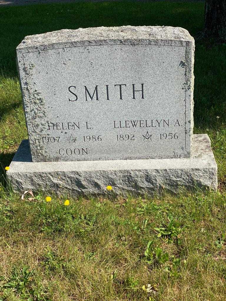 Helen L. "Coon" Smith's grave. Photo 3