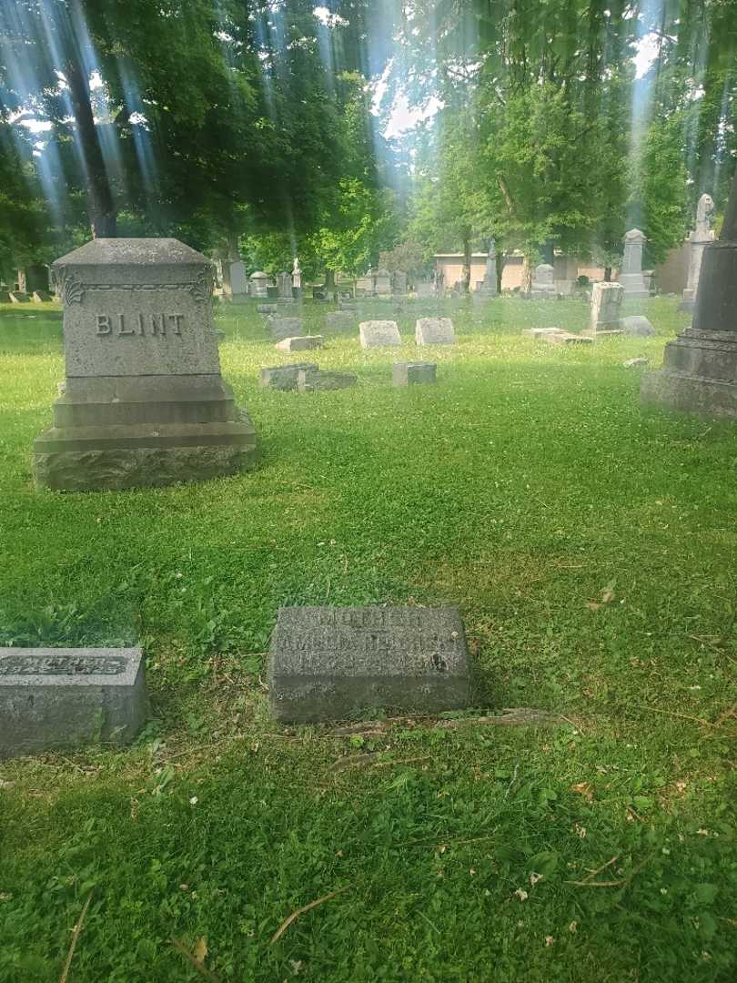 Amelia D. Reichert's grave. Photo 2