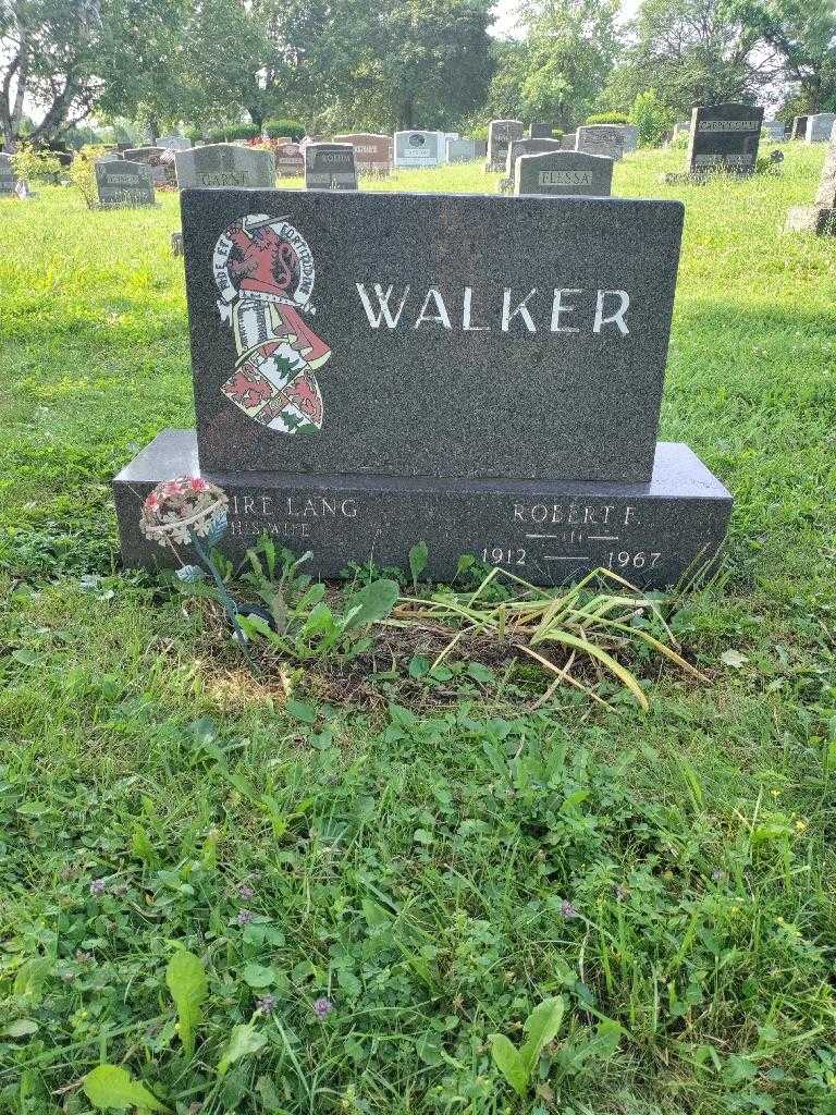 Claire Walker Lang's grave. Photo 1