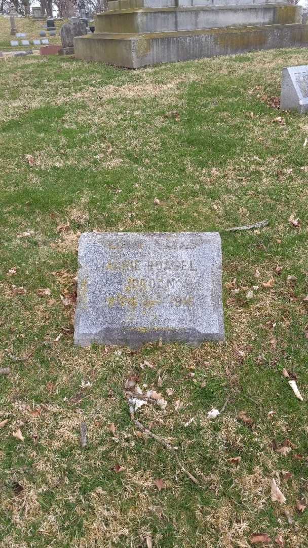 Marie Roasel Jordan's grave. Photo 16