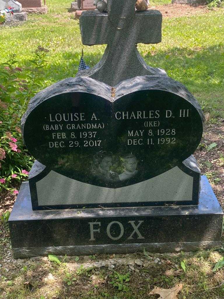 Louise A. "Baby Grendma" Fox's grave. Photo 1