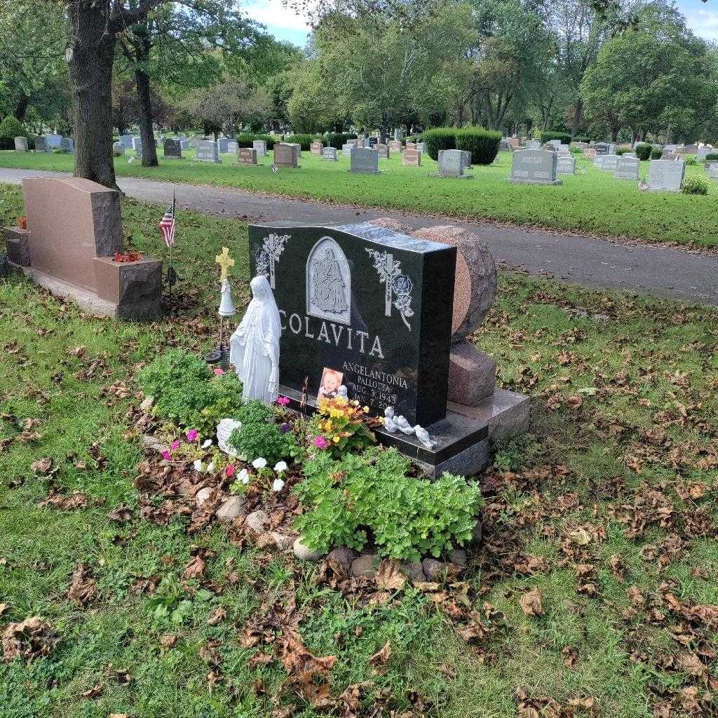 Angelantonia Palotta Colavita's grave. Photo 2