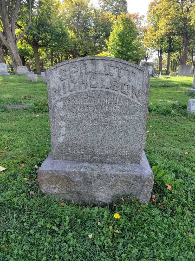 Lyle E. Nicholson's grave. Photo 3