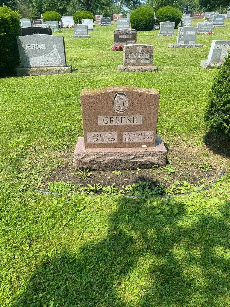 Leslie E. Greene's grave. Photo 2