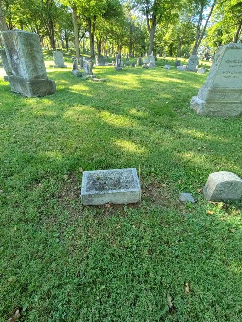 Rose Hurst's grave. Photo 1