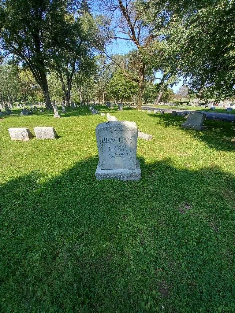 Grace Elizabeth Beacham's grave. Photo 1