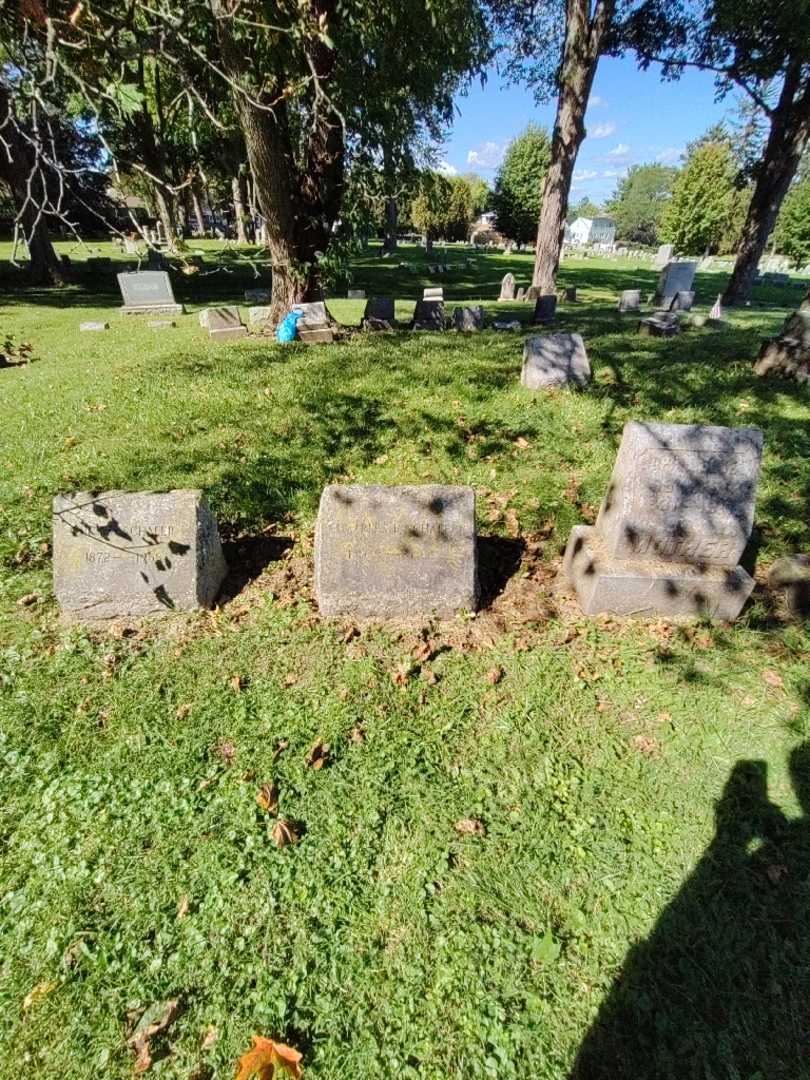 Charles F. Schafer's grave. Photo 1