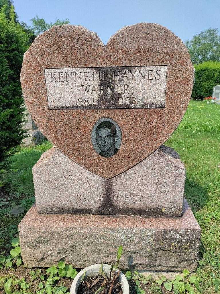 Kenneth Haynes Warner's grave. Photo 2