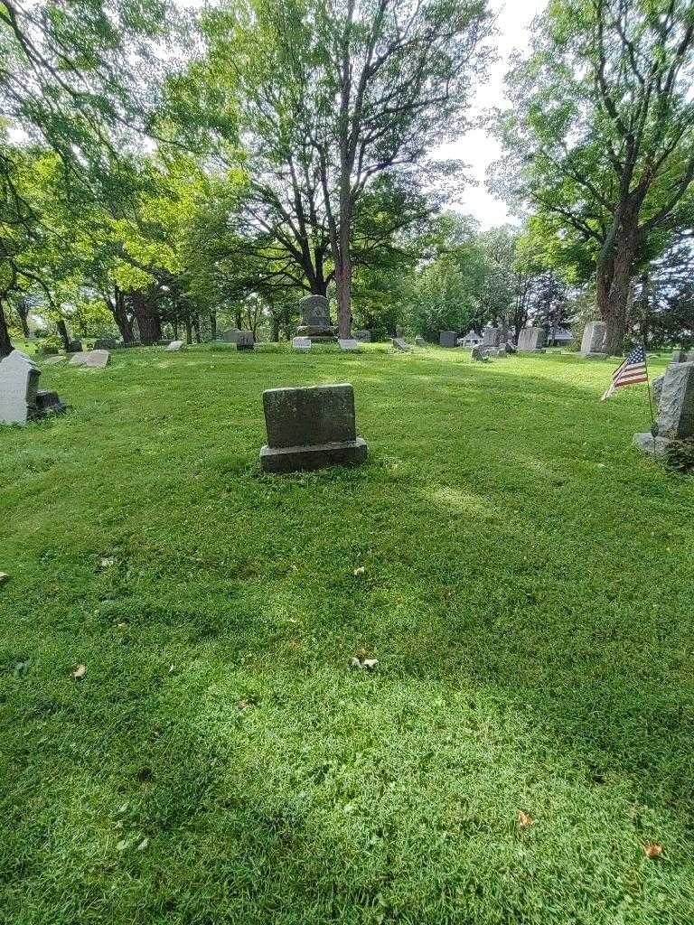 Caroline Barron's grave. Photo 1