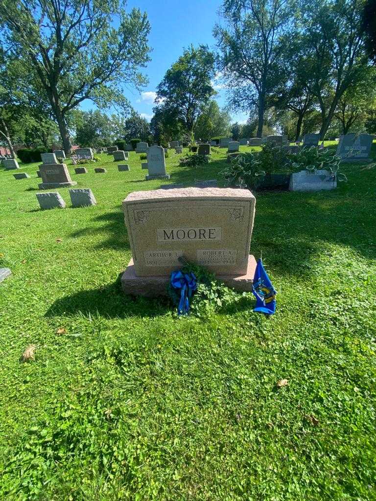 Arthur J. Moore's grave. Photo 1