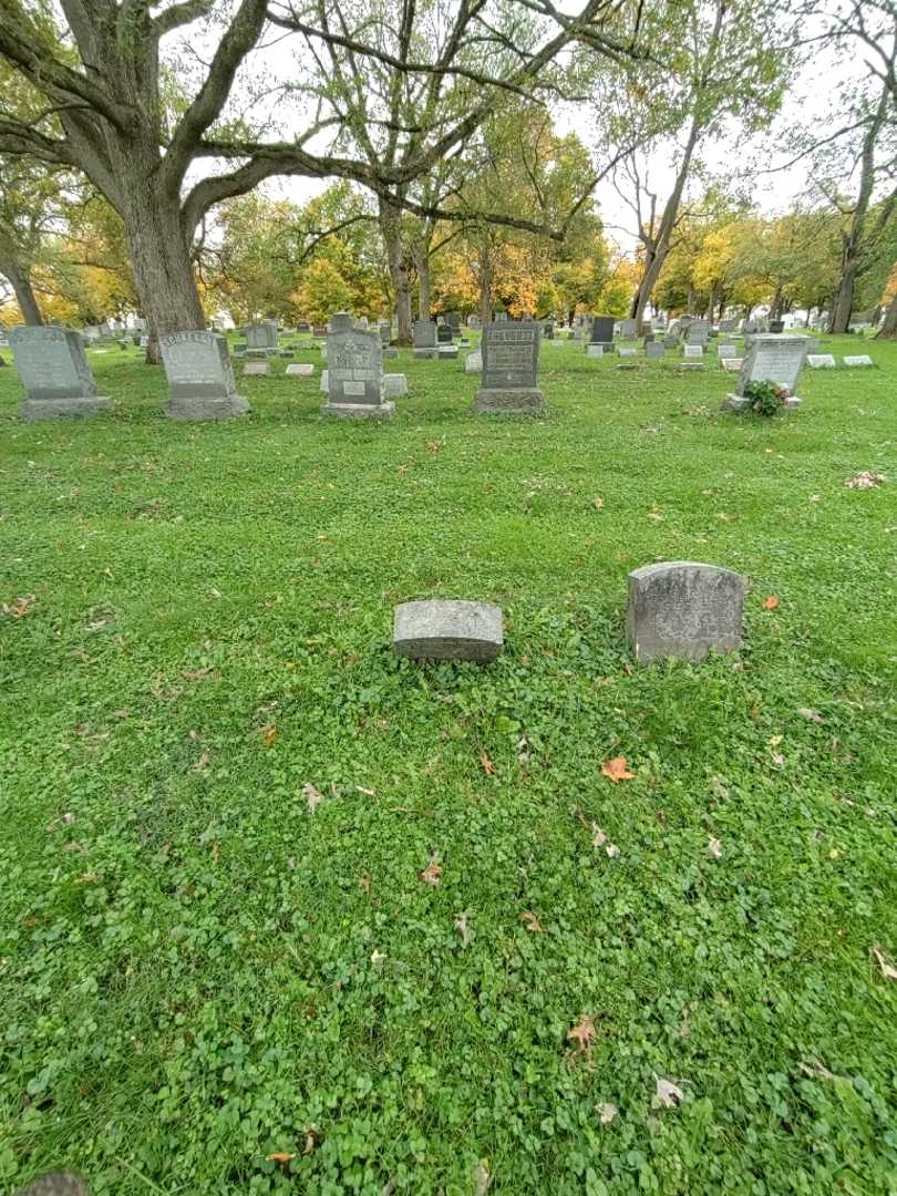 Elizabeth J. Seeley's grave. Photo 1
