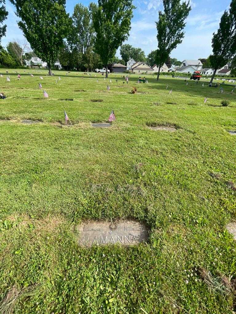 James Lamanna Senior's grave. Photo 1