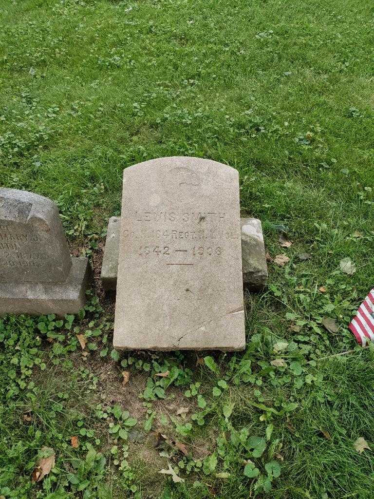 Lewis Smith's grave. Photo 2