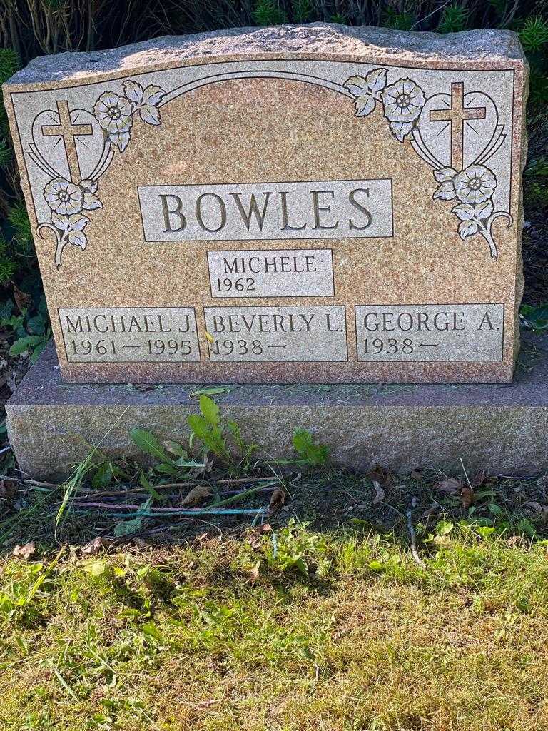 Michael J. Bowles's grave. Photo 3