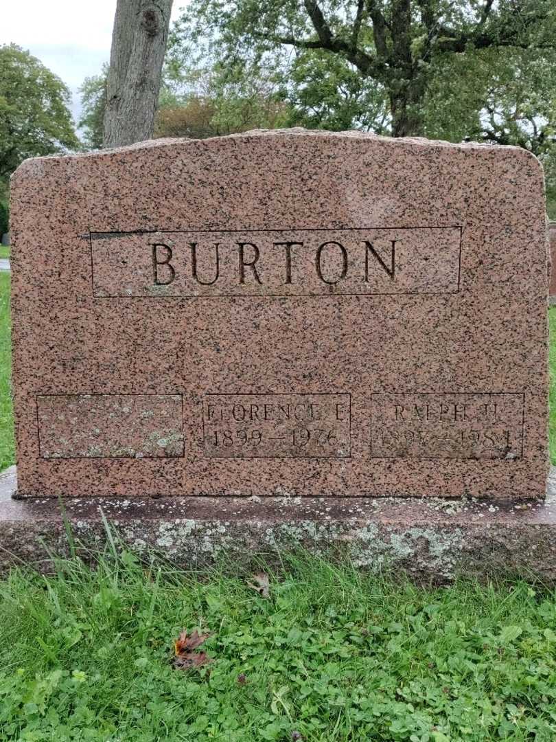 Ralph Burton's grave. Photo 2