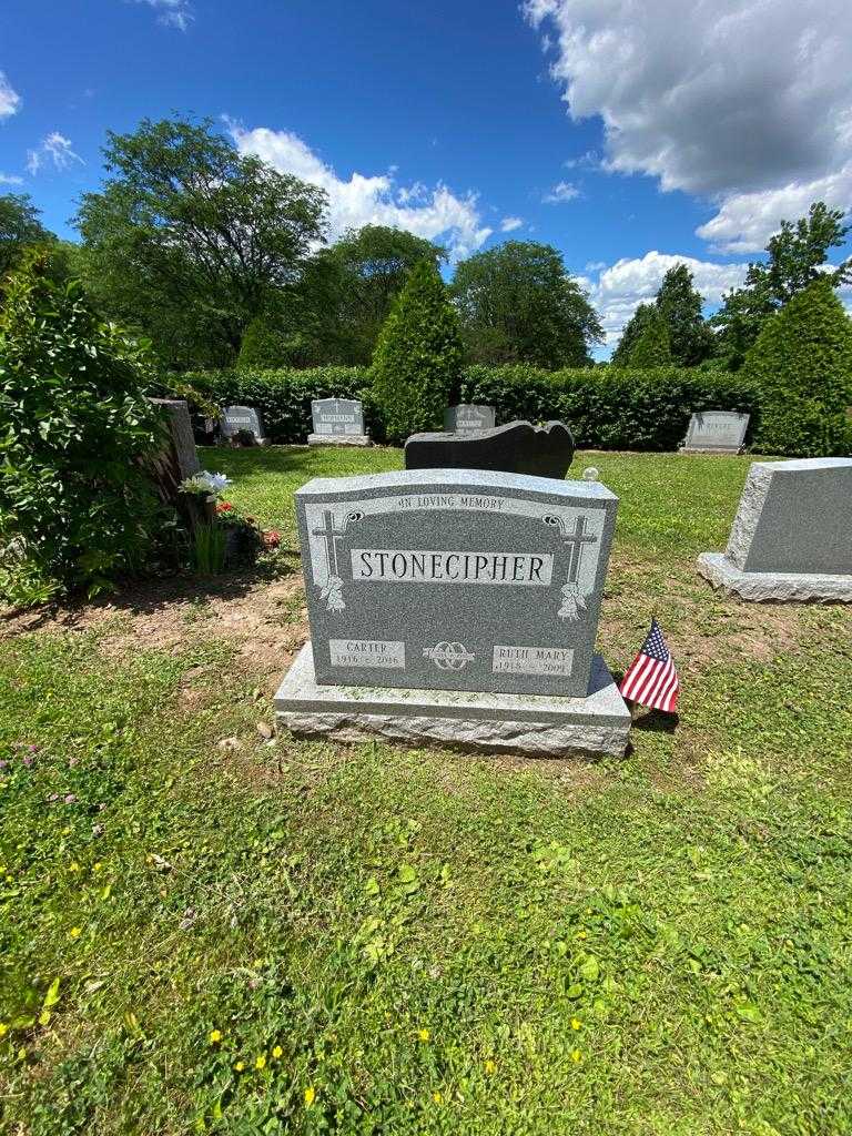 Carter Stonecipher's grave. Photo 1