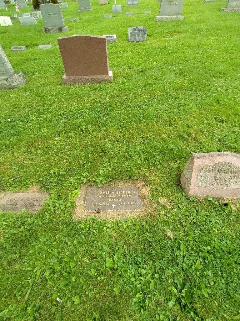 James W. Becker's grave. Photo 1