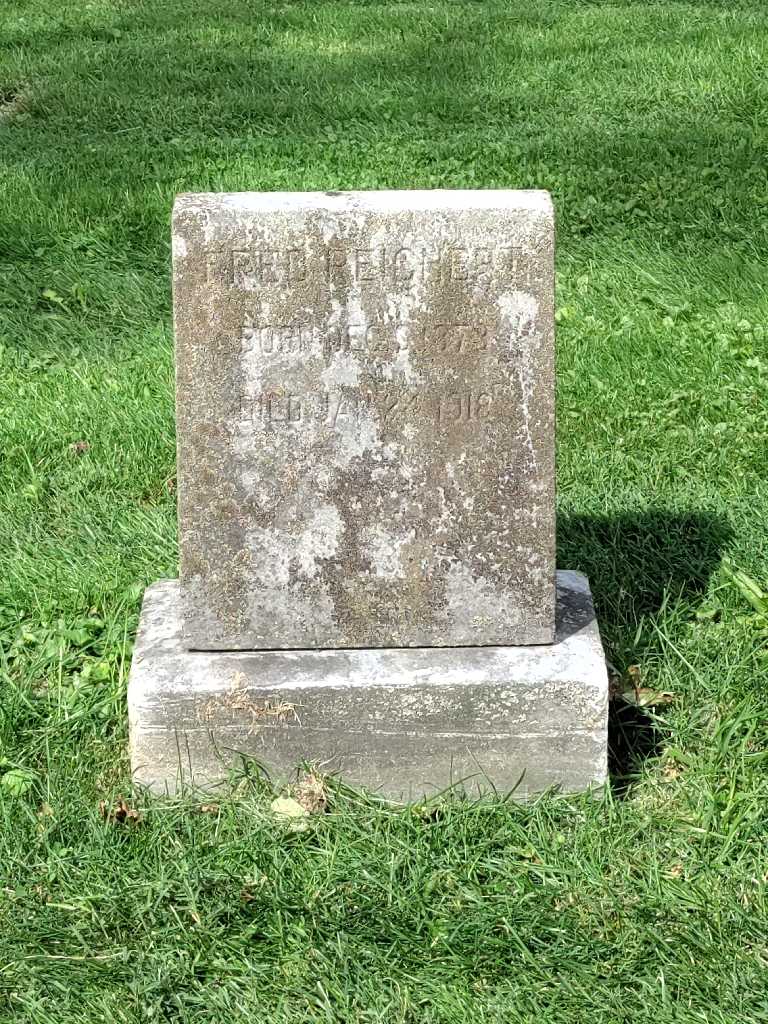 Fred Reichert's grave. Photo 3