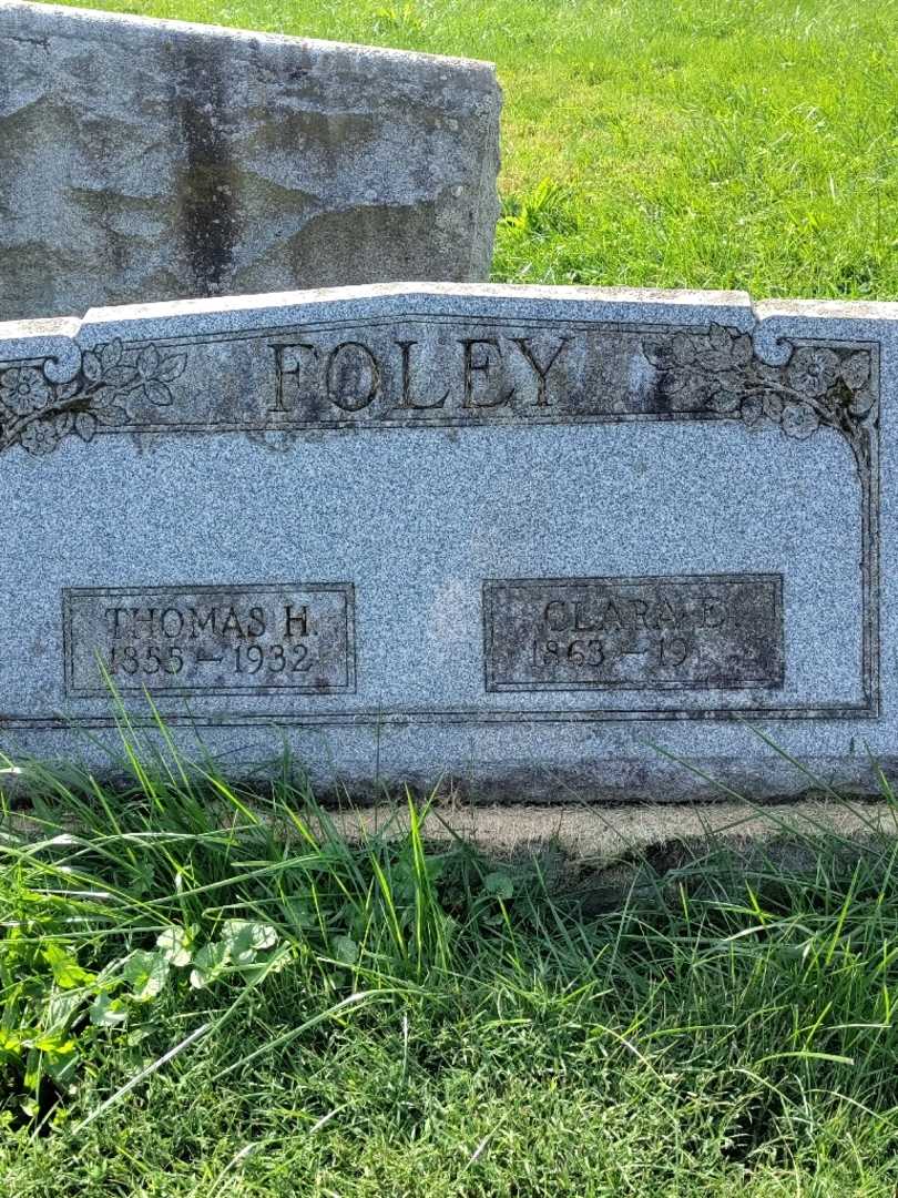 Clara E. Foley's grave. Photo 3