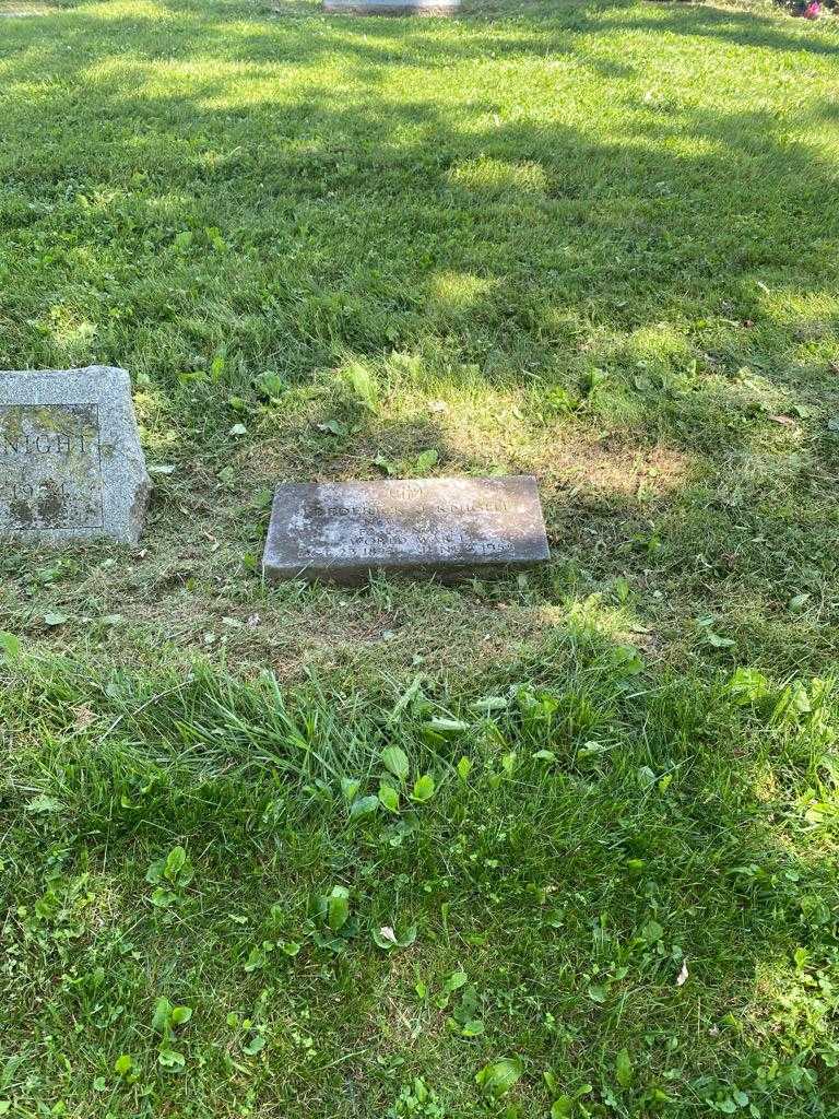 Frederick J. Knight's grave. Photo 2