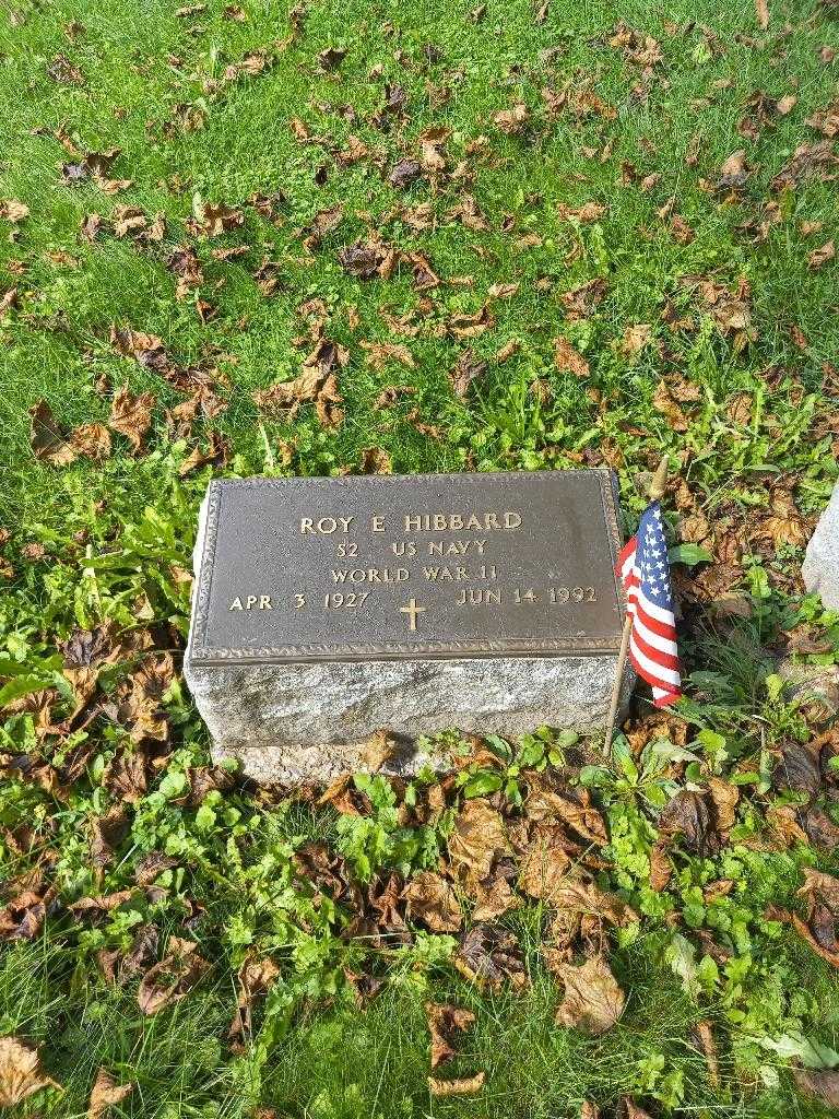 Roy E. Hibbard's grave. Photo 1