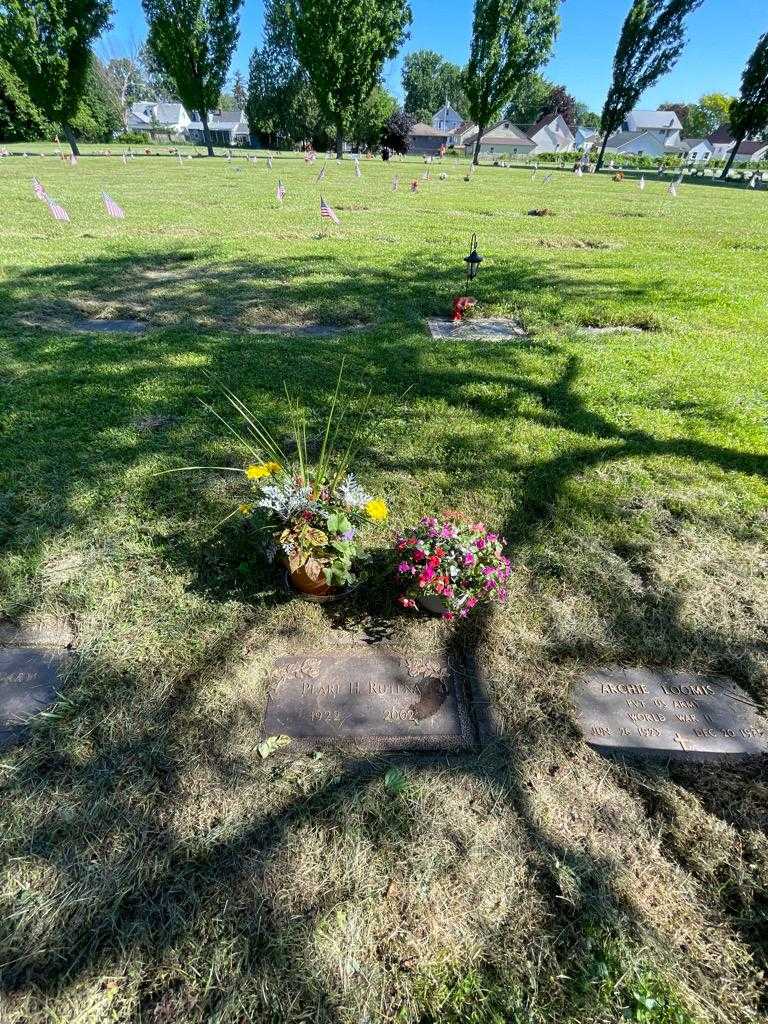 Pearl H. Rutena's grave. Photo 2
