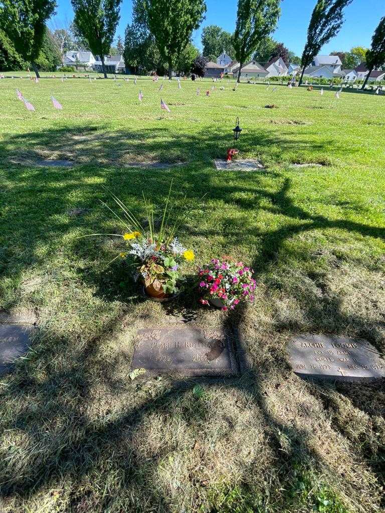 Pearl H. Rutena's grave. Photo 1